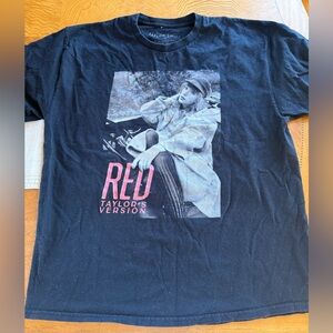 taylor swift red taylor’s version graphic tee size xl